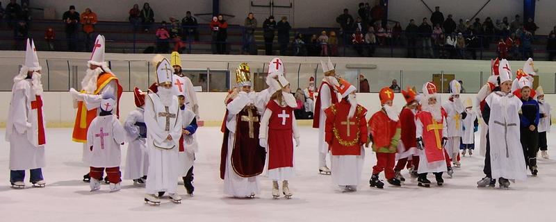 Rok 2008 – rekord v kategorii Nejvíce Mikulášů na bruslích (54 lidí)