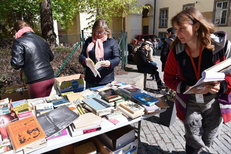 Knižní bazar (foto: Eva Hodíková, Národní knihovna ČR)