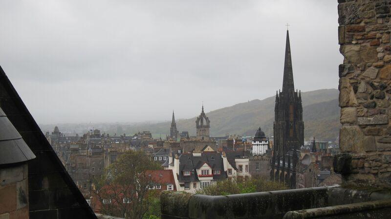 Edinburgh – pohled z hradu na úchvatné panorama města