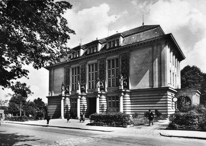 Pohlednice – celkový pohled (r. 1960, Slezské zemské muzeum)